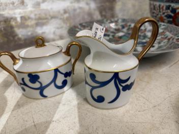 Oscar de la Renta Cream and Sugar Set
